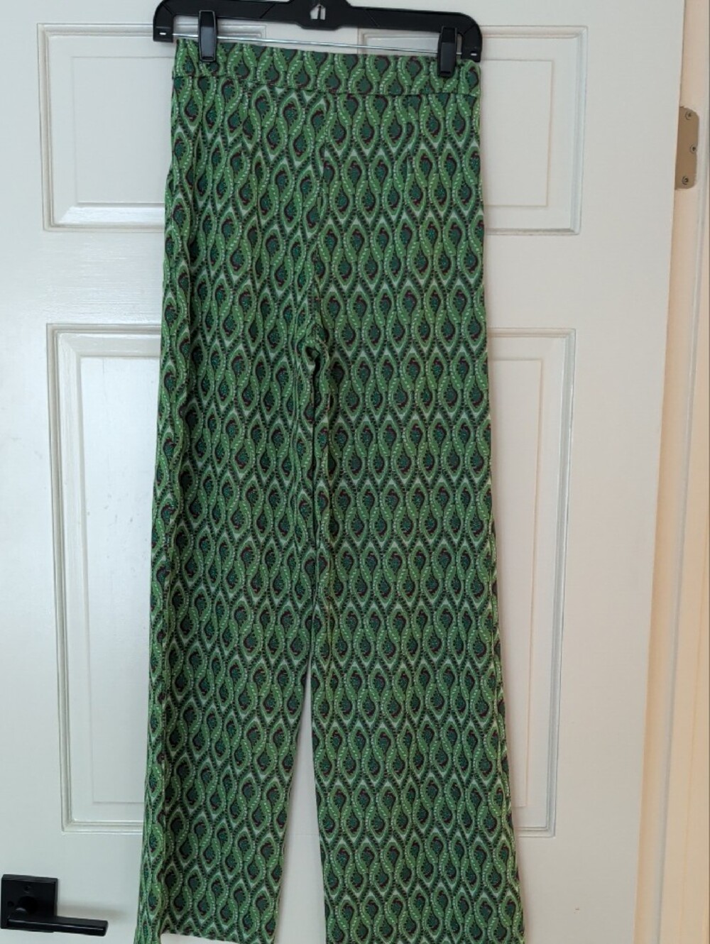 Green Patterned Wide-Leg Pants - Picture 4 of 4